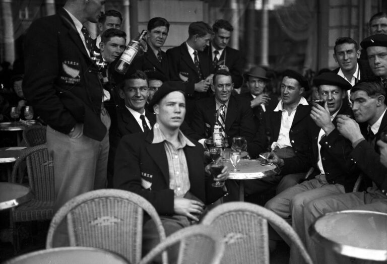 Les All Blacks célèbrent leur victoire à Bordeaux avec une consommation d’alcool élevée.