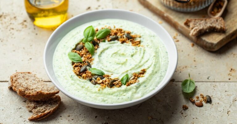 Recette de tartinade à la ricotta, courgettes et basilic pour une entrée saine et rapide