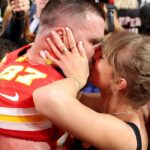 Taylor Swift attire l&rsquo;attention lors des célébrations des 250 ans des États-Unis avec son mariage.