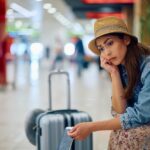 Charlotte raconte ses pires moments de vacances autour du monde, dont une noyade évitée.