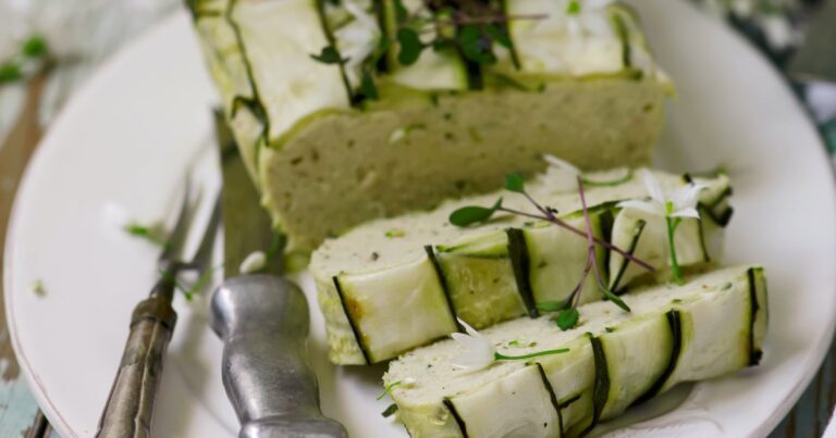Recette de terrine de poulet aux courgettes pour une cuisine saine et équilibrée.