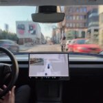 La France interdit la conduite autonome, affectant les projets de Tesla en Europe.
