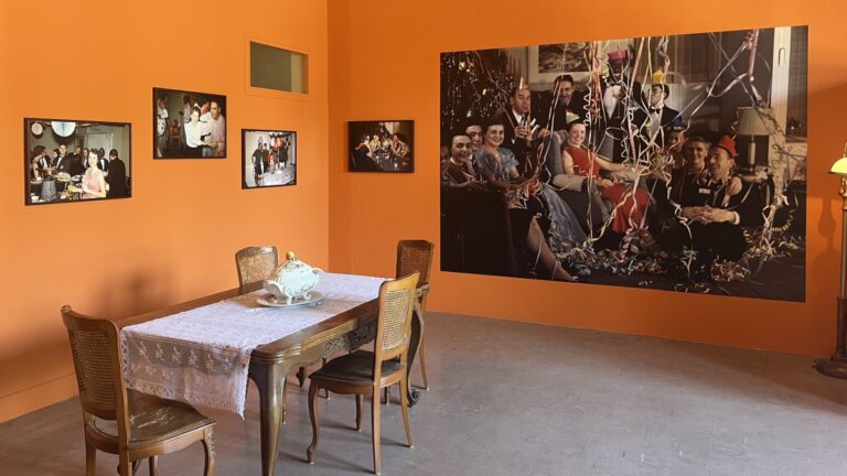 Rencontres d’Arles : cinq expositions photographiques illustrant des moments de vie.