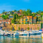 Les Alpes-Maritimes adoptent l’intelligence artificielle pour protéger leur tourisme.