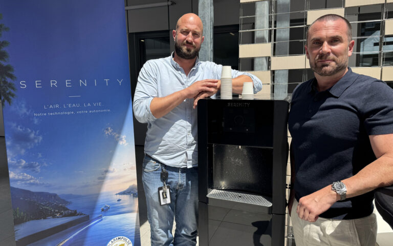 Serenity convertit l’humidité de l’air en eau potable pour les zones arides.
