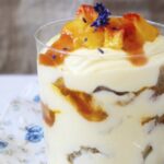 Recette de tiramisù aux pêches fondantes : une variante estivale du dessert italien classique