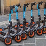 Les trottinettes sans assurance entraînent des coûts élevés pour les utilisateurs en France.
