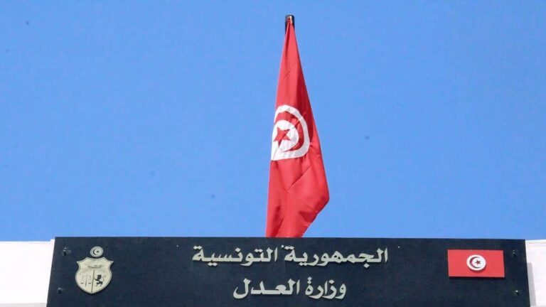 Des influenceurs condamnés en Tunisie pour des dérives graves sur les réseaux sociaux.