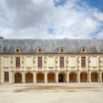 Au château d’Oiron, la collection d’art contemporain suscite des interrogations sur son accessibilité.
