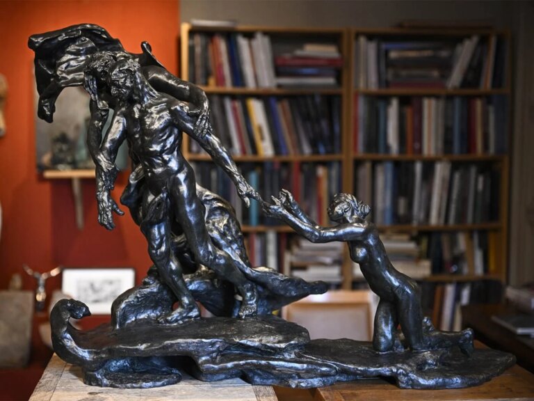 Une sculpture de Camille Claudel redécouverte mise aux enchères par une maison française.