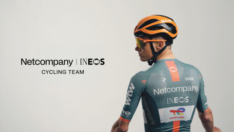 Nouvelle identité visuelle pour la formation Ineos Grenadiers en cyclisme professionnel