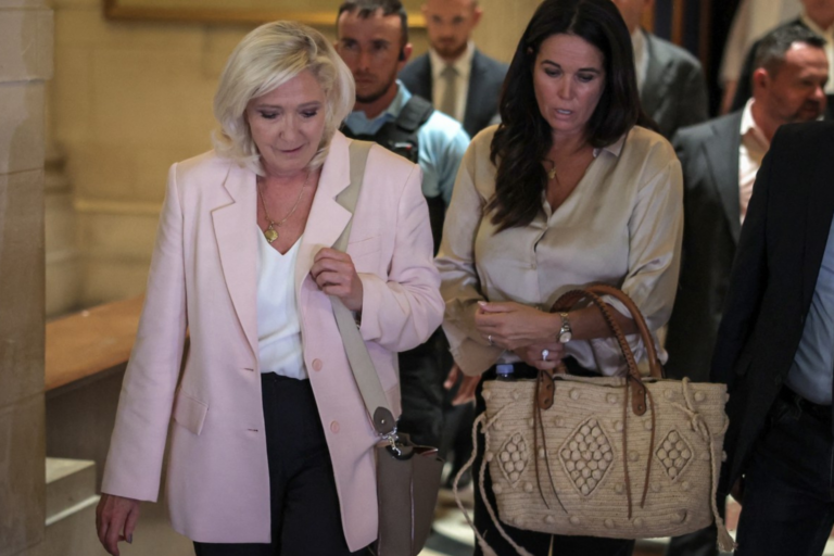 Marine Le Pen cherche des stratégies pour éviter un bracelet électronique durant la campagne.