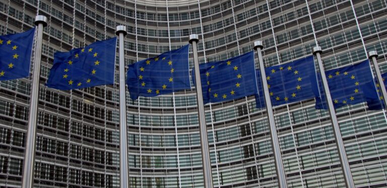 L’Europe envisage de réduire les exigences en capital pour ses banques afin de renforcer leur liquidité.