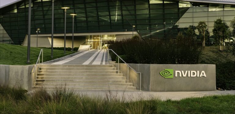 Nvidia diversifie ses initiatives pour renforcer sa position sur le marché mondial de l’IA.