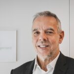 Dans les bureaux de Pierre Séquier : analyse des stratégies de communication en entreprise.
