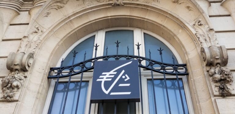BPCE développe son offre crypto pour séduire les jeunes investisseurs en France.