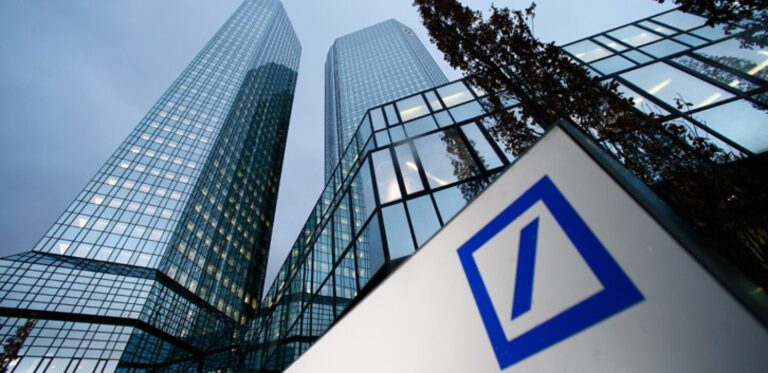 Deutsche Bank affiche des performances solides au deuxième trimestre, selon les analystes.