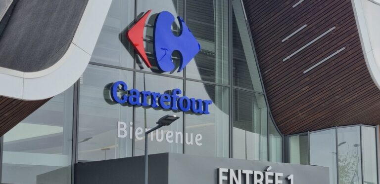Pénalisation de Carrefour par la France entraîne des résultats décevants pour l’entreprise.