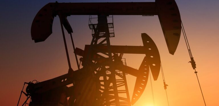 Les pétroliers américains anticipent des défis économiques à venir dans le secteur.