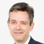 Les pays émergents maintiennent des politiques monétaires strictes malgré la baisse des prix de l’énergie.
