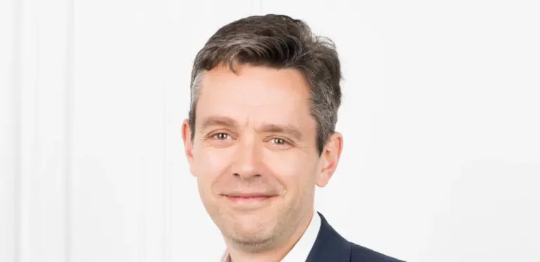 Les pays émergents maintiennent des politiques monétaires strictes malgré la baisse des prix de l’énergie.