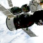 NASA et deux cosmonautes russes rentrent sur Terre après une mission spatiale. Regardez en direct.