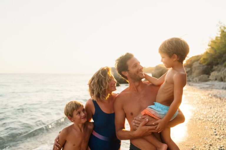Les familles françaises favorisent les confidences pendant les vacances avec une habitude commune.