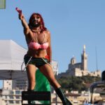 Drag show et concert au Vieux-Port : un événement célébrant les Fiertés.