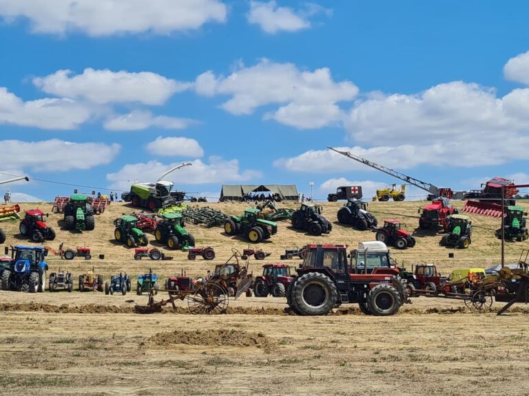 Retour des Tractoriales et des marchés de producteurs au lac de Caussade.