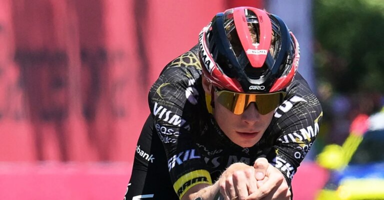 Vingegaard remporte la première étape du Tour de France et s’empare du maillot jaune.