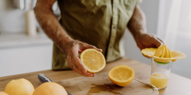 Vitamine C : les experts évaluent son efficacité contre le rhume selon des études récentes.