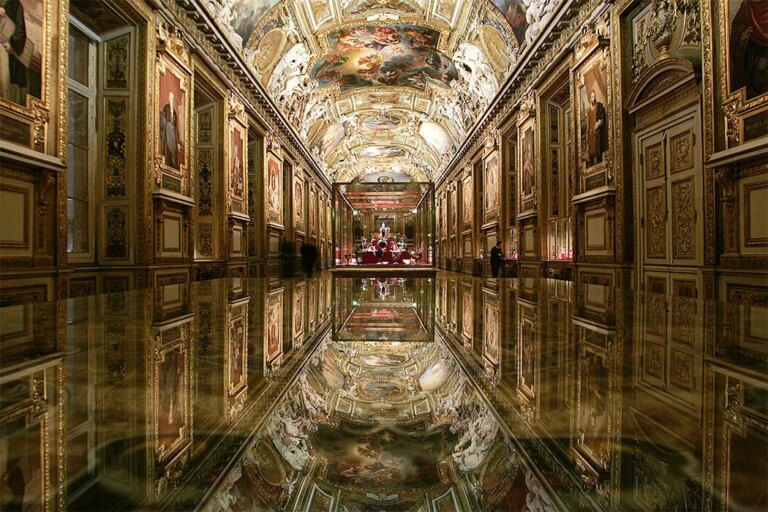 Casse du Louvre : 5 ouvrages et films pour analyser l’affaire en profondeur