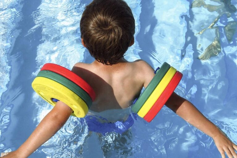 Rouverture de la piscine en plein air de Marseille après dix ans de fermeture.