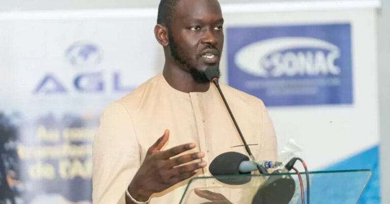 Khouraichi Thiam démissionne de Pastef et rejoint Bassirou Diomaye Faye.