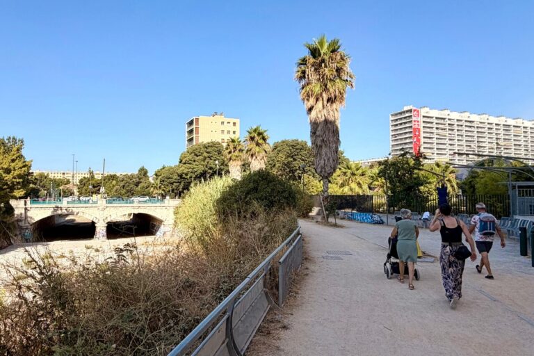 À Marseille, un nouvel itinéraire de balade urbaine modifie les parcours existants.