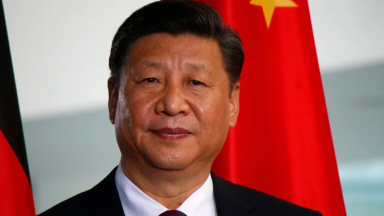 Xi Jinping présente une nouvelle stratégie d’IA face à la compétition américaine.