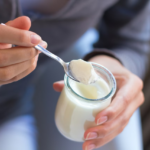 Yaourts à éviter et à privilégier selon les recommandations d&rsquo;un nutritionniste.