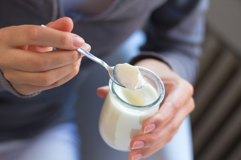 Yaourts à éviter et à privilégier selon les recommandations d’un nutritionniste.