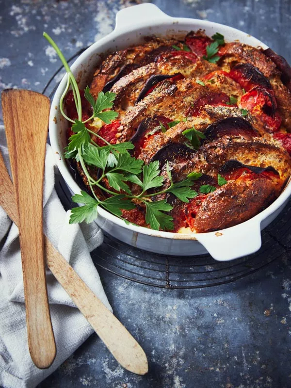 Recette de pudding aux tomates et chorizo à 180°C pour une cuisine innovante.