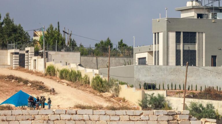 Washington demande à Netanyahu de condamner les colons en Cisjordanie assiégeant des Palestiniens.