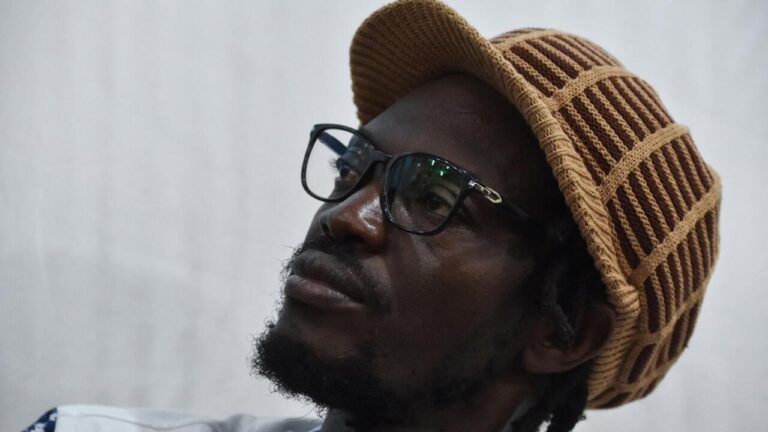 Condamnation de critiques du régime malien : tensions croissantes au sein de la société civile