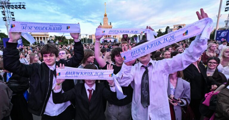 En Russie, l’accès au lycée devient difficile pour les élèves face aux obstacles administratifs.