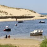 Contis, village des Landes, allie océan et forêt avec son phare et son cinéma d&rsquo;art et d&rsquo;essai.