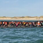 Royaume-Uni : un canot géant arrive alors que les traversées de la Manche diminuent.