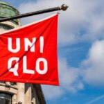Uniqlo lance un pantalon wide-leg taille haute rivalisant avec le 501 Levi’s pour affiner la silhouette.