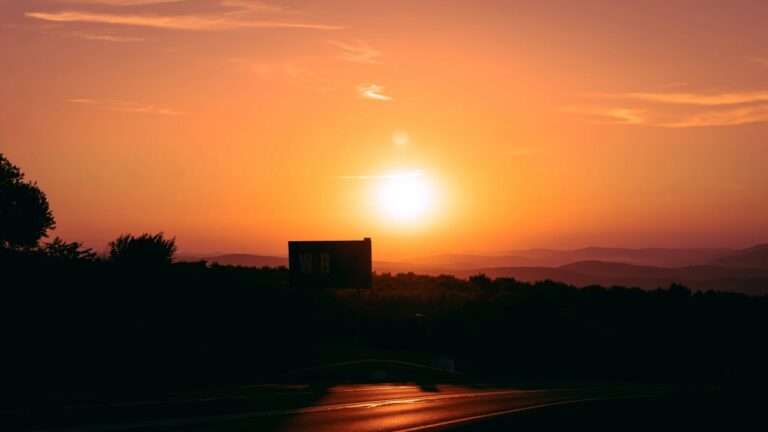 Vigilance orange canicule maintenue dans les Alpes-Maritimes, région PACA sous surveillance.