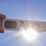 Éclipse solaire en approche, scandale sexuel secoue le sport, Ronaldo et Georgina s’unissent.