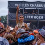 Les Vieilles Charrues mettent en garde contre les faux billets d’événements générés par IA.