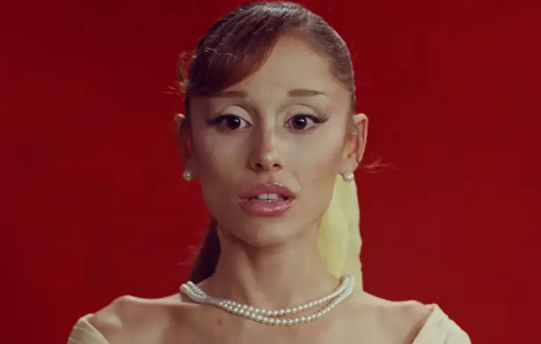Ariana Grande souligne la responsabilité des hypothèses sur le poids des femmes