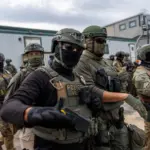 États-Unis : Projet de gants électriques pour l&rsquo;ICE suscite des tensions politiques.
